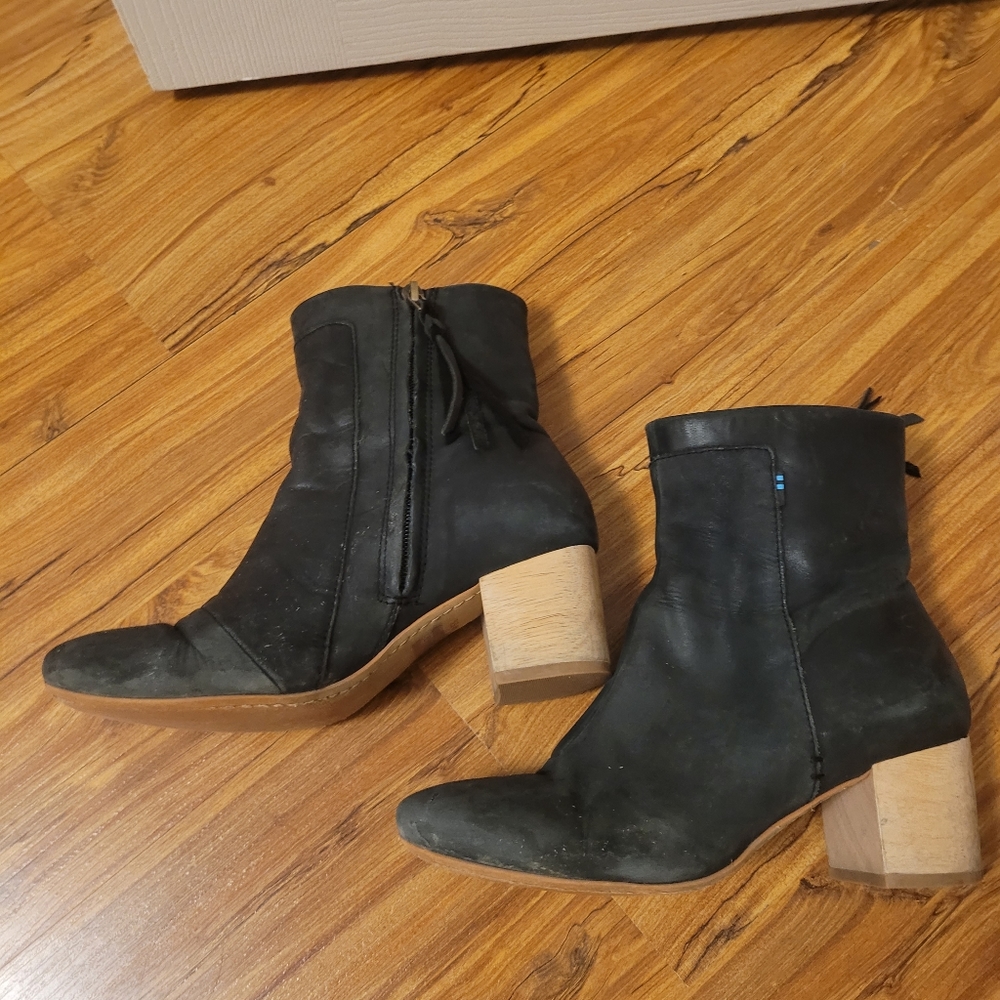 Toms ankle boots size 6.5
